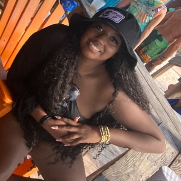 Meet your Posher, TyraAshley - Picture 3 of 4